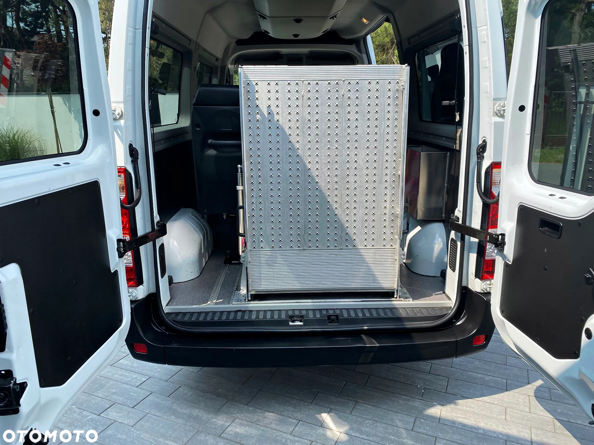 Renault Master ENERGY dCi 145 L2H2 VA 9-Sitzer - 23
