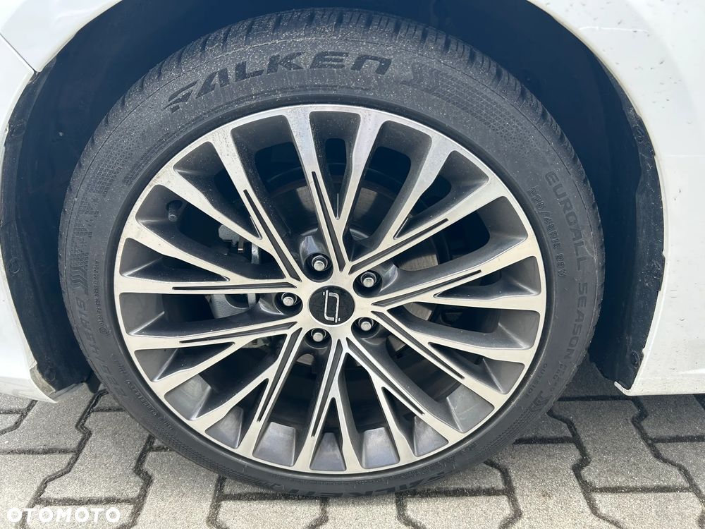 Bestune B70 - 15