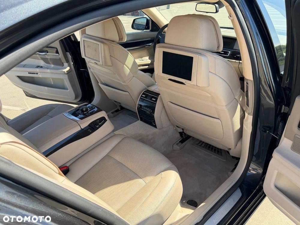 BMW Seria 7 - 5