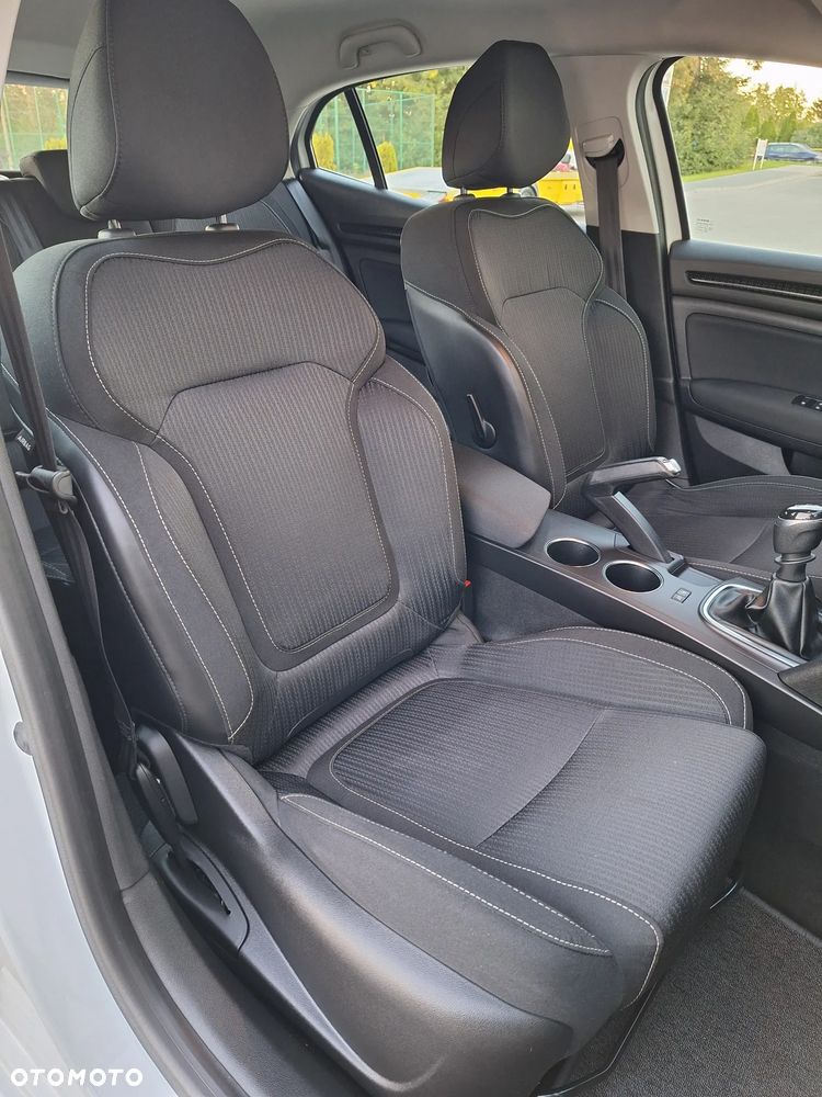 Renault Megane ENERGY TCe 100 INTENS - 33
