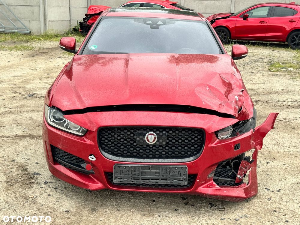 Jaguar XE 20t R-Sport - 3