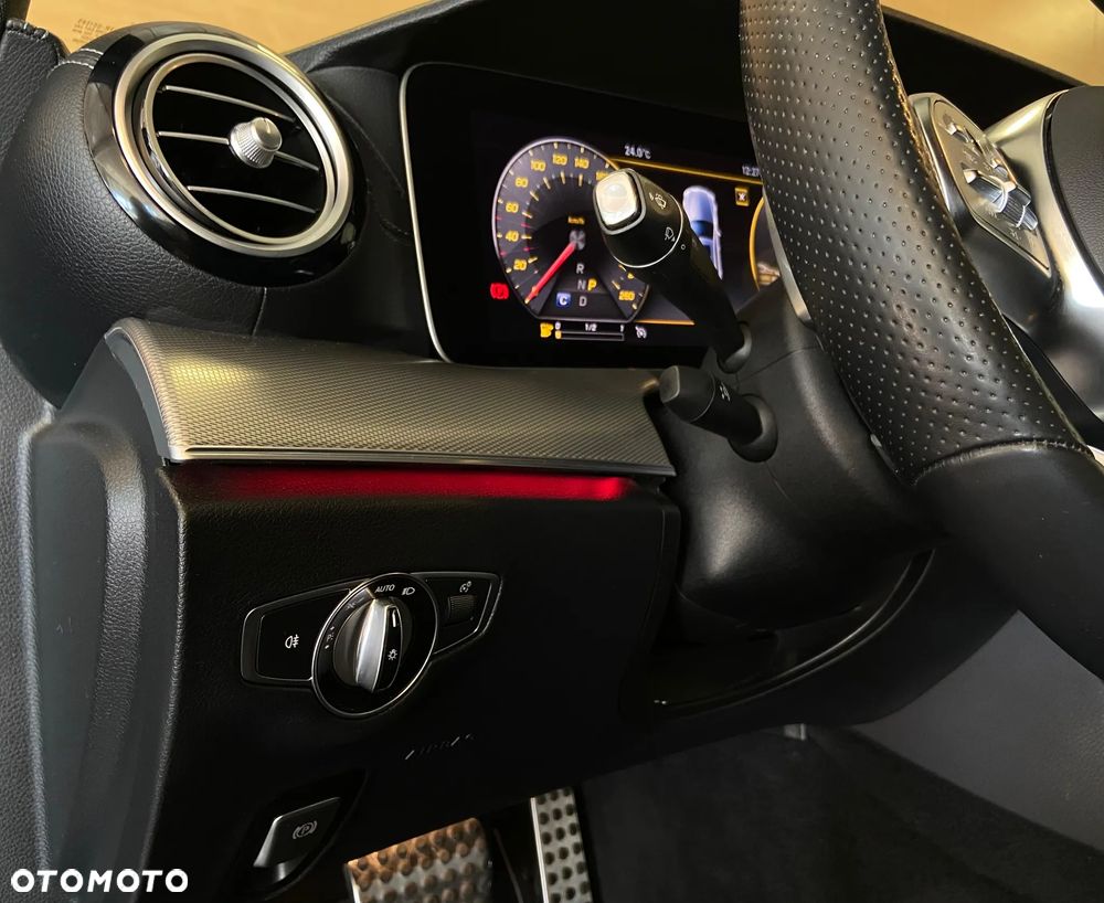 Mercedes-Benz Klasa E 220 d 4-Matic 9G-TRONIC - 20