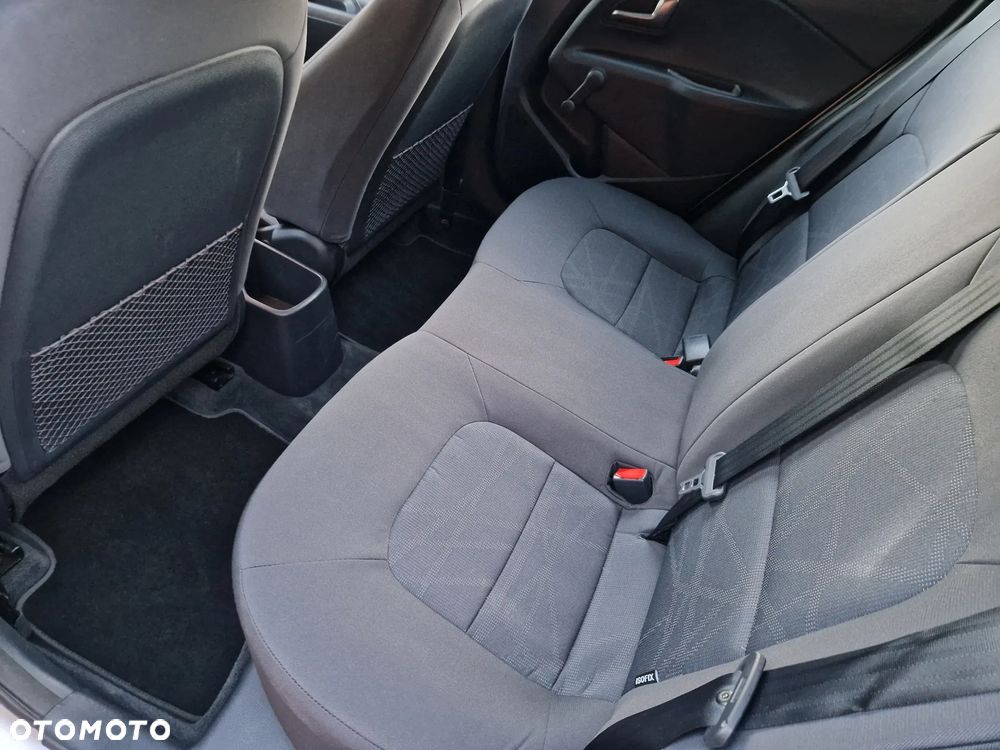 Kia Rio 1.4 Edition 7 - 11