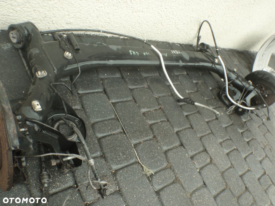 piasta zwrotnica łożysko abs  zawieszenia tył tylne skoda fabia I jak nowa - 2