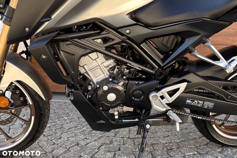 Honda CB - 22