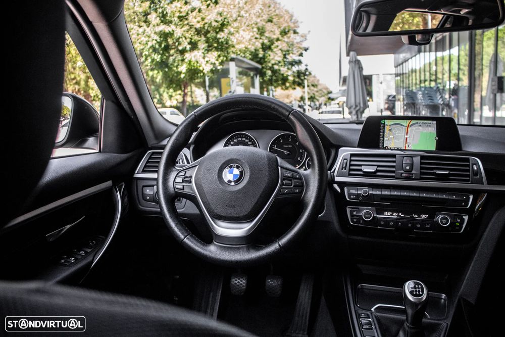 BMW 316 d Touring Line Sport - 37