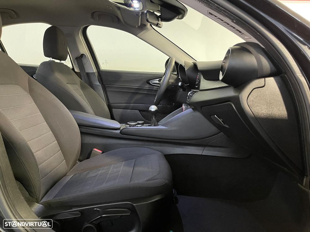 Alfa Romeo Giulia 2.2 D - 16
