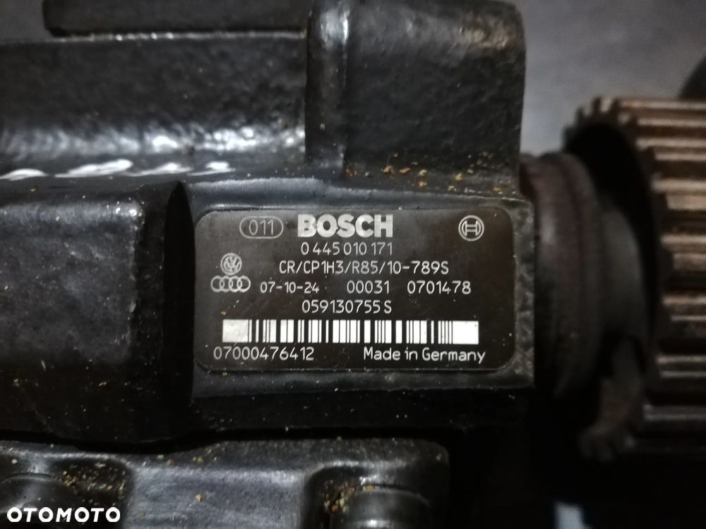Pompa paliwa AUDI A8 D3 3.0 TDI 059130755S - 3