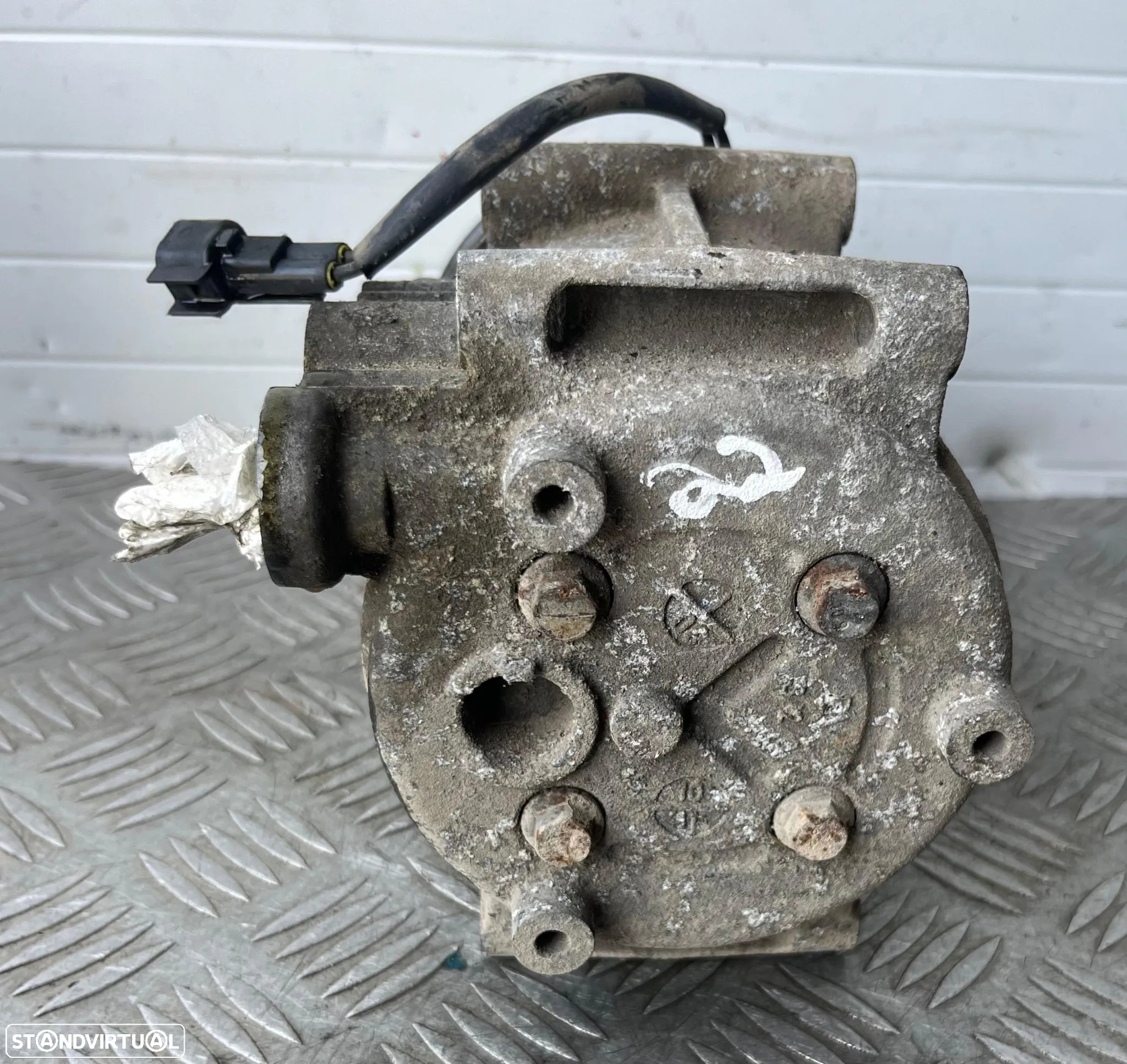 Compressor Ar Condicionado Ford Fiesta VI 1.6 TDCI Ref: 8V5119D626/T2JA - 4
