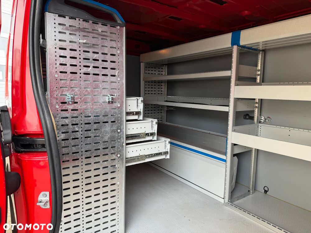 Renault Trafic L2H1 Warsztat - 31