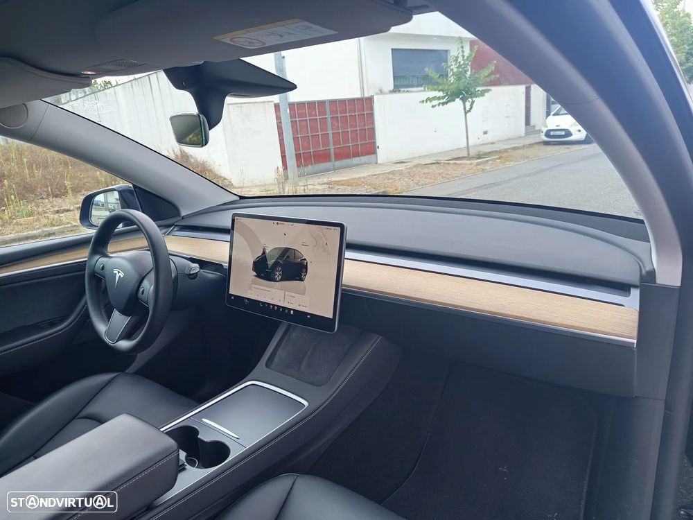 Tesla Model Y Long Range Dual Motor AWD - 14