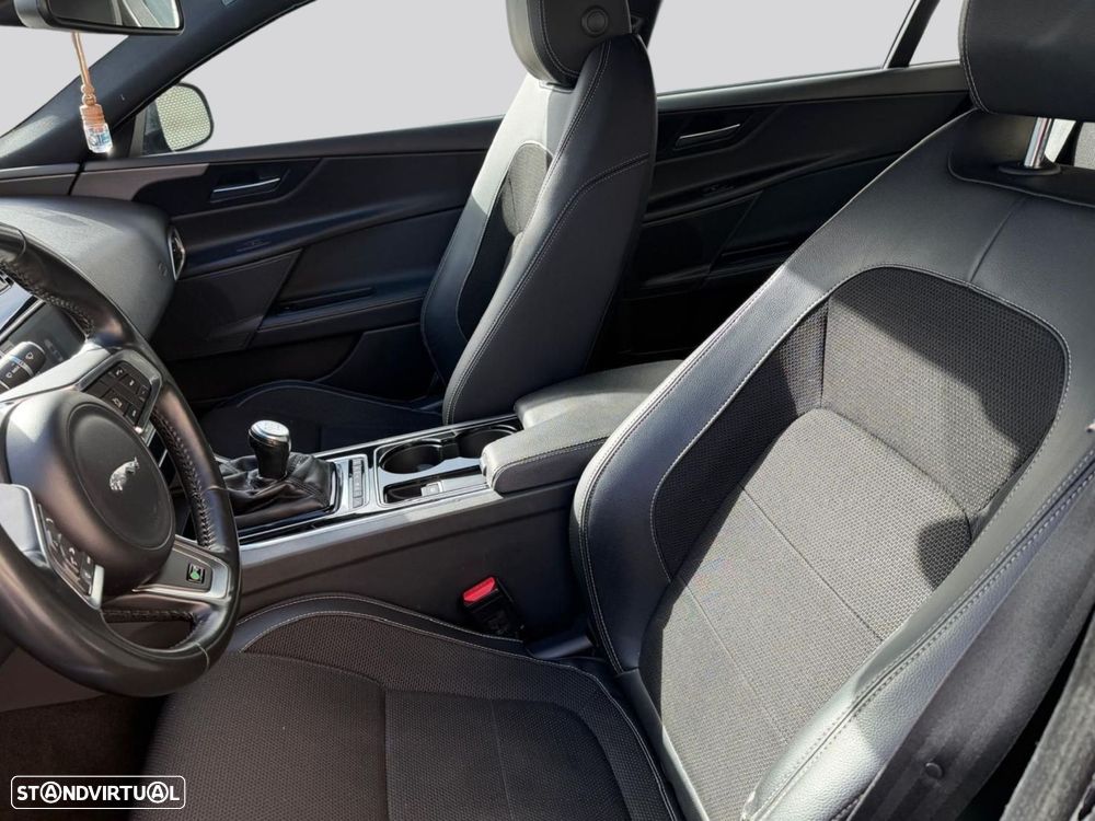 Jaguar XE - 14