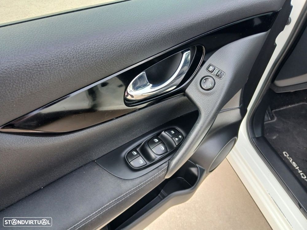 Nissan Qashqai 1.5 dCi N-Connecta - 20