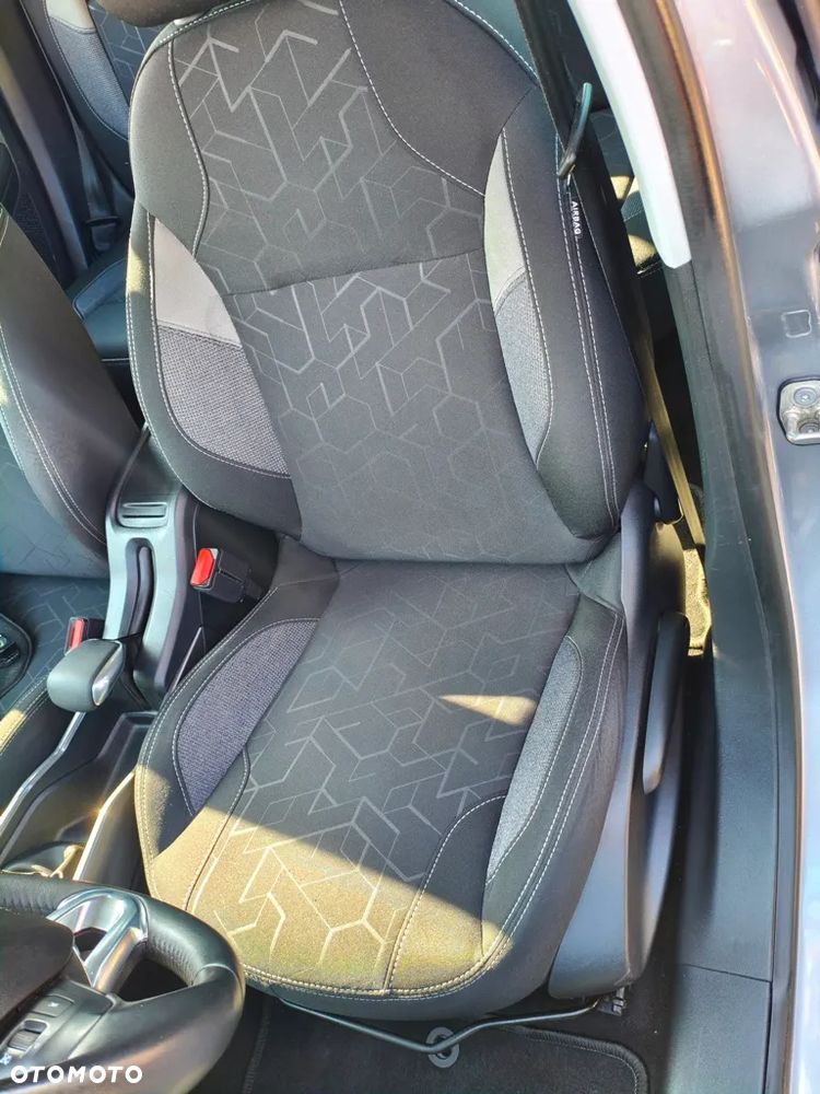 Peugeot 2008 - 11
