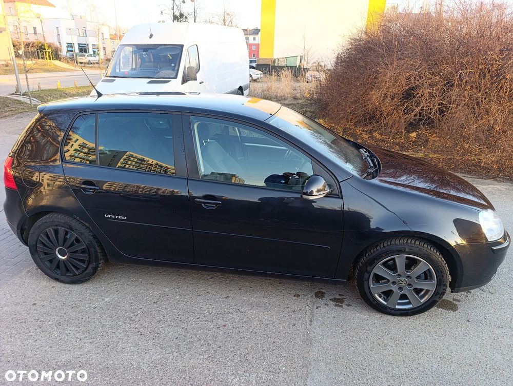 Volkswagen Golf 2.0 TDI DPF United - 3