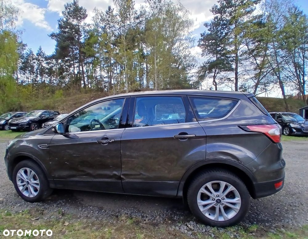 Ford Kuga 1.5 EcoBoost 2x4 Titanium - 3