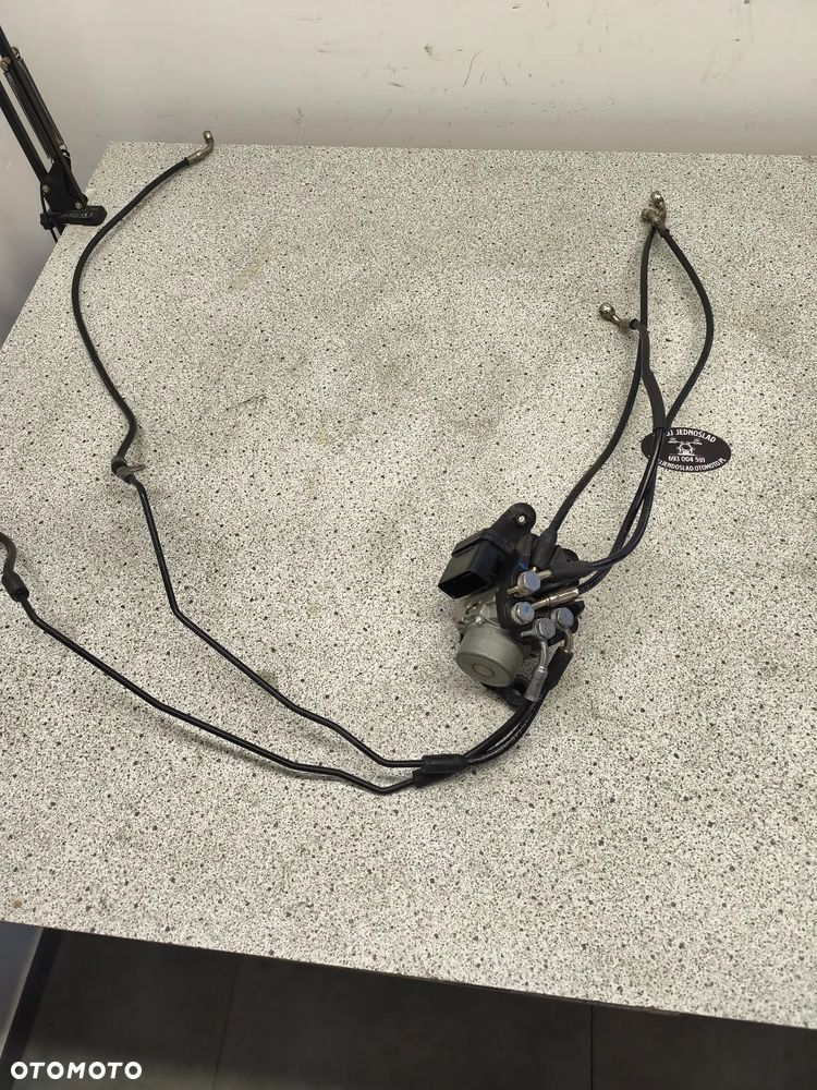 Pompa ABS, przewody hamulcowe Triumph Trident 660 2022 - 1