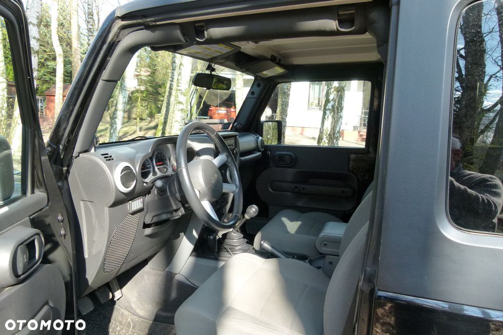 Jeep Wrangler - 8