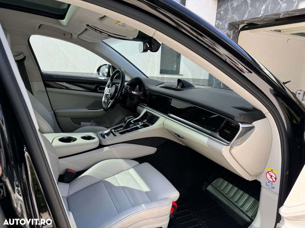 Porsche Panamera 4 E-Hybrid - 11