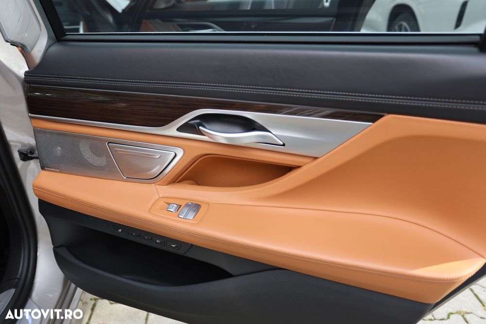 BMW Seria 7 745Le xDrive AT PHEV - 30