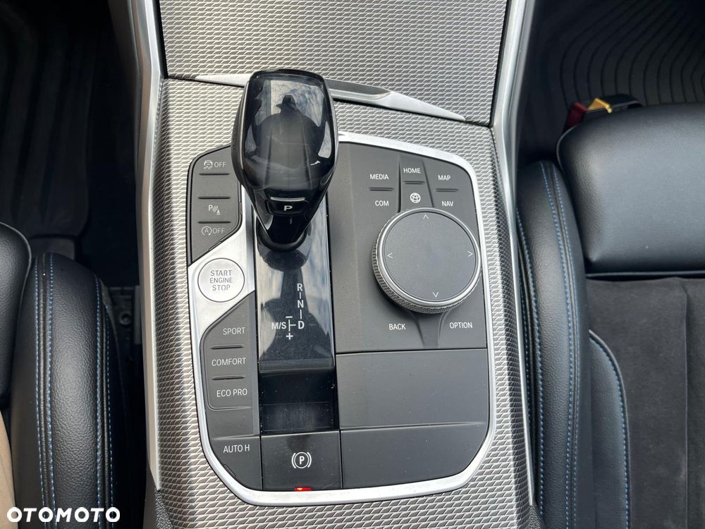 BMW Seria 3 330i M Sport sport - 13