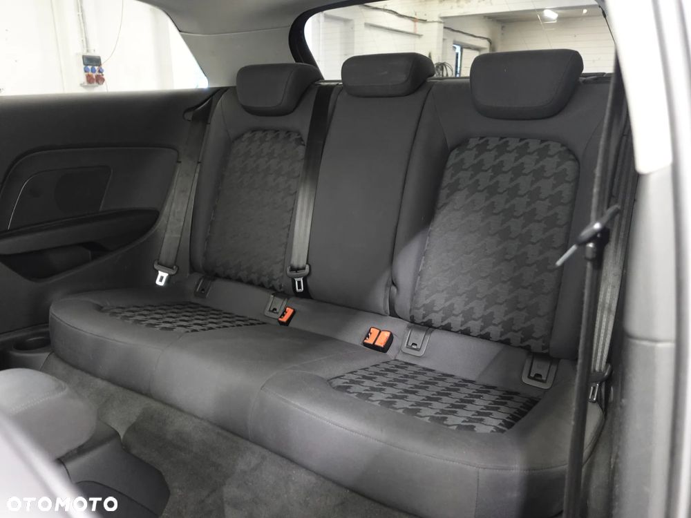 Audi A3 Sportback 2.0 TDI Ambiente - 22