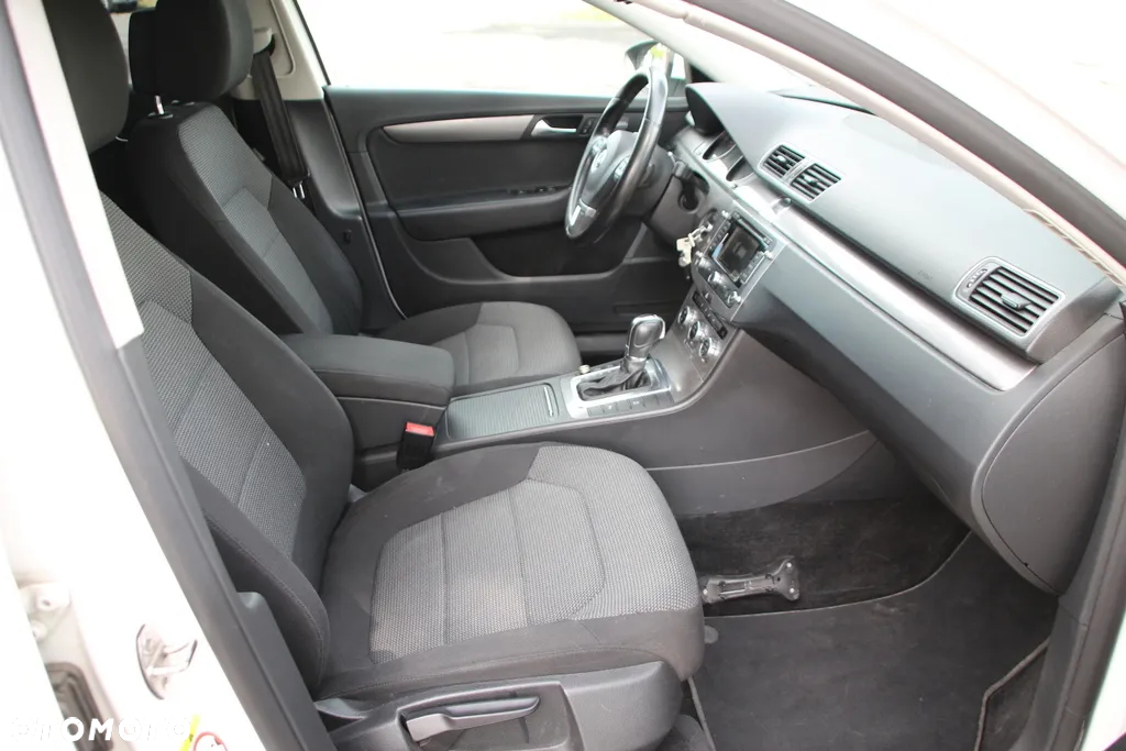 Volkswagen Passat 2.0 TDI Comfortline DSG - 30