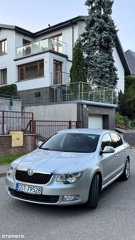 Skoda Superb 2.0 TDI Comfort DSG - 2