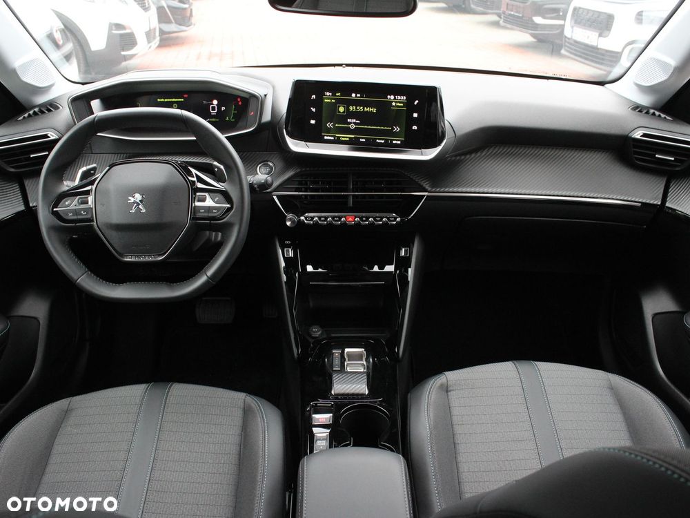 Peugeot 208 - 17