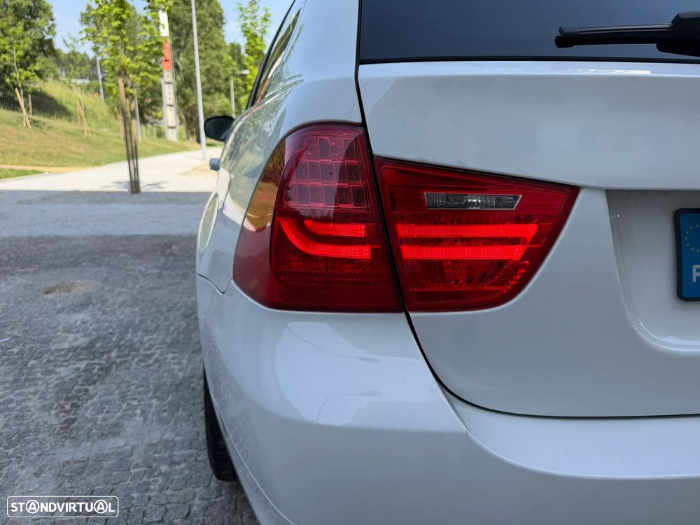 BMW 318 d Sport - 25