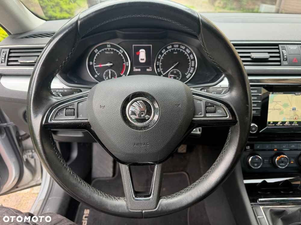Skoda Superb 1.6 TDI GreenLine - 11