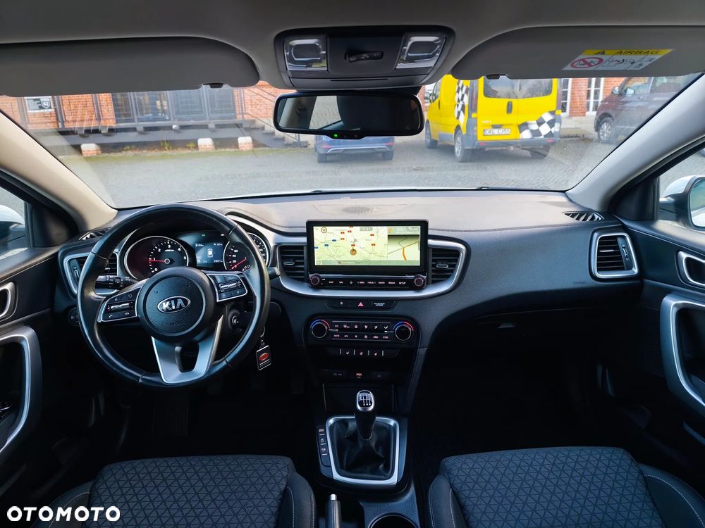 Kia Ceed 1.6 CRDi mHEV Business Line - 6