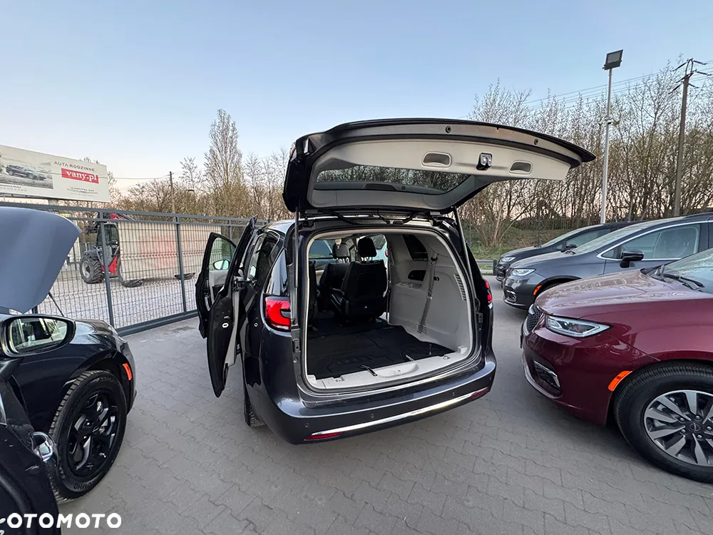 Chrysler Pacifica - 22