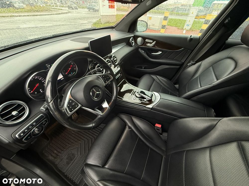 Mercedes-Benz GLC - 16