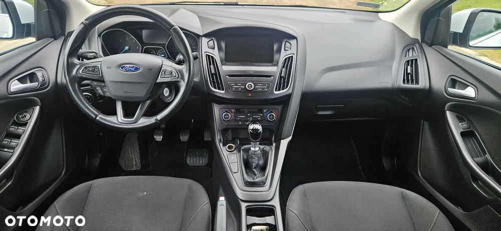 Ford Focus 1.5 TDCi DPF Start-Stopp-System Ambiente - 11