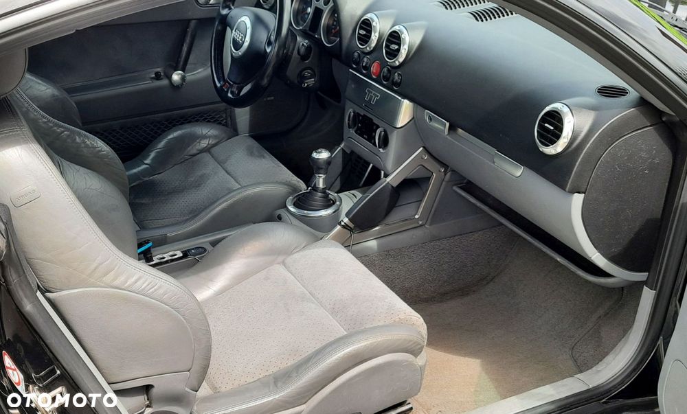 Audi TT Coupé 1.8T - 10