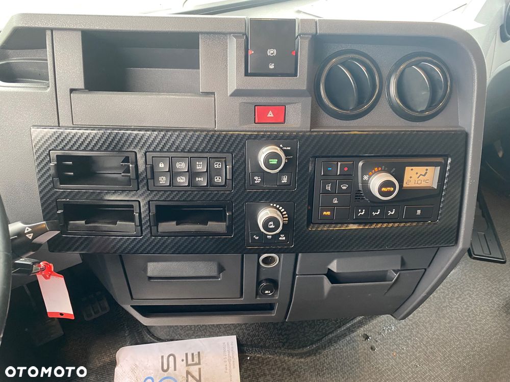 Renault T480 High Sleeper Cab - 10