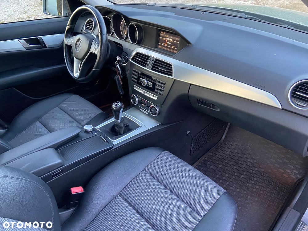 Mercedes-Benz Klasa C 180 CDI Avantgarde Edition - 25