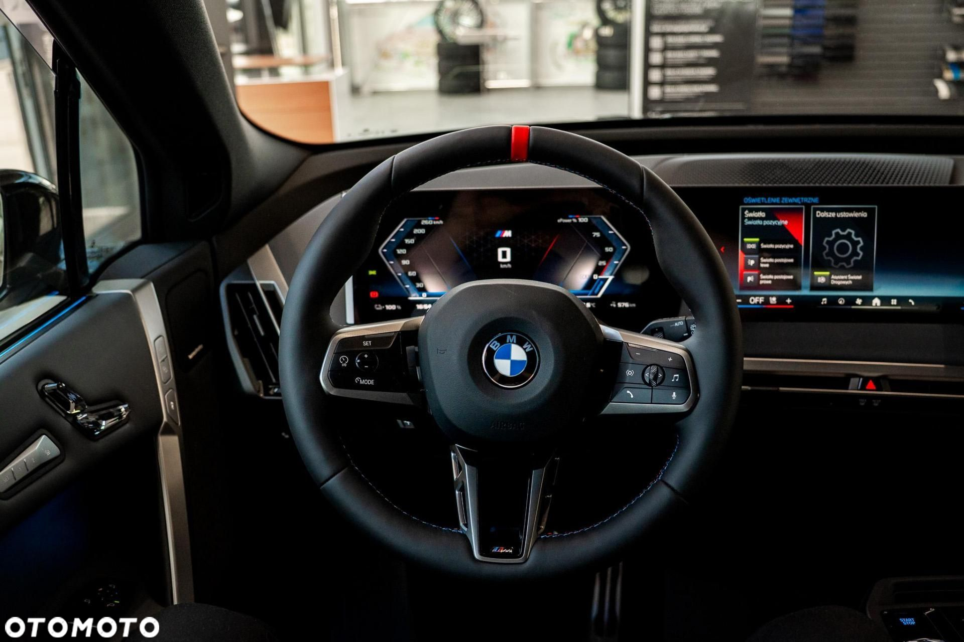 BMW iX - 8