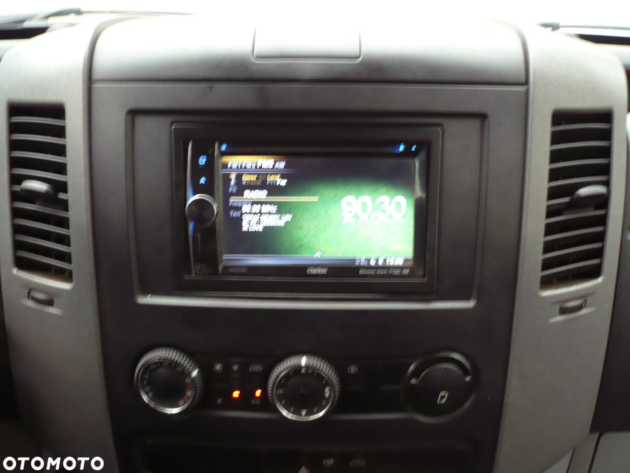 Mercedes-Benz Sprinter - 12