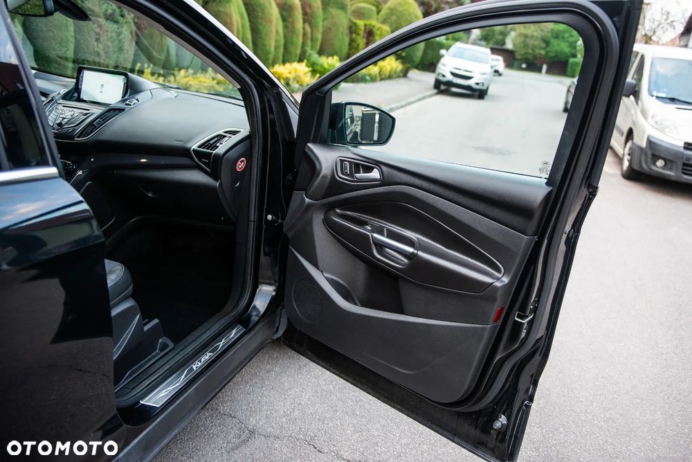 Ford Kuga 2.0 TDCi 4x4 Titanium - 38