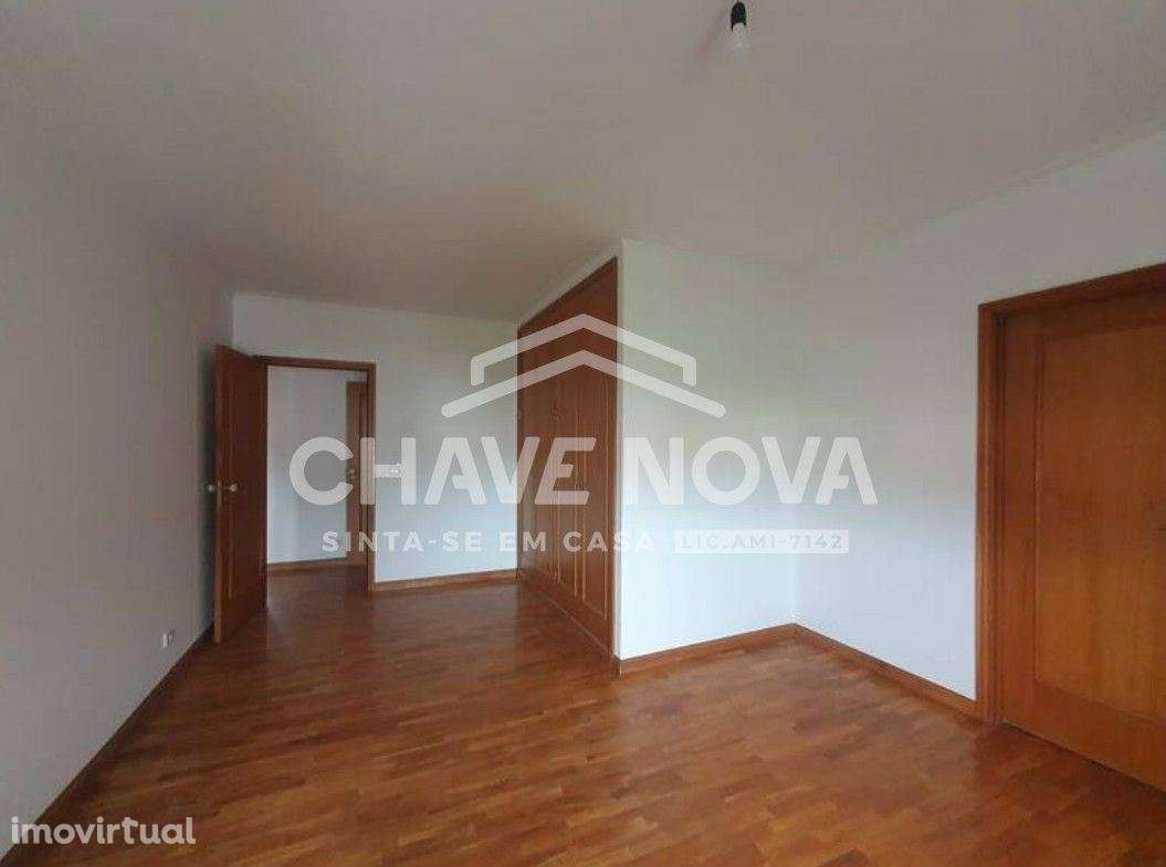 T3 c/ Varanda em Canelas (750m do Intermarché) - Grande imagem: 4/12