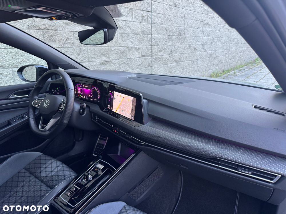 Volkswagen Golf 1.5 eTSI OPF DSG R-Line - 33