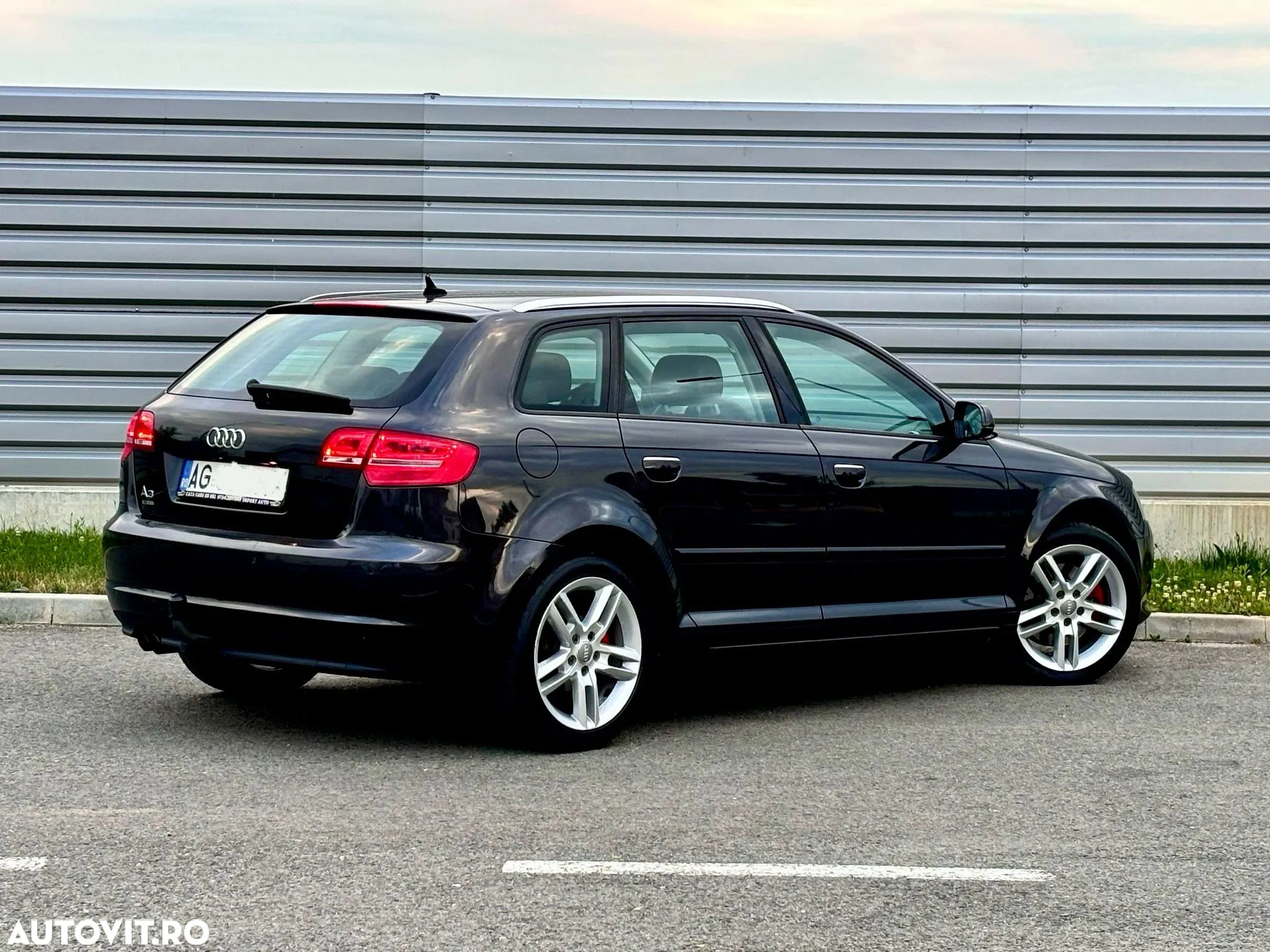 Audi A3 Sportback 2.0 TDI S-tronic Ambition - 4