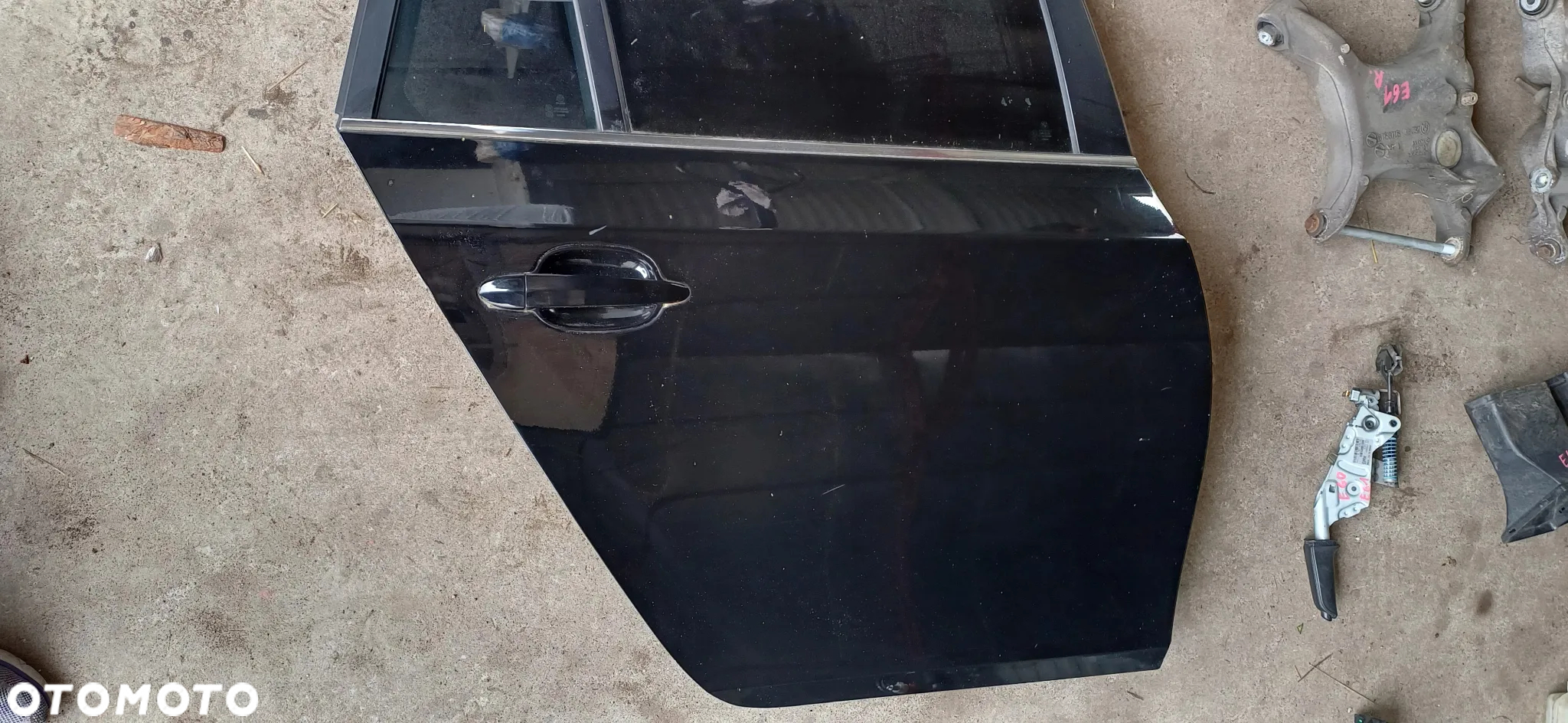 BMW e61 SCHWARZ II DRZWI PRAWY TYŁ tylne prawe touring  kombi 668 - 6