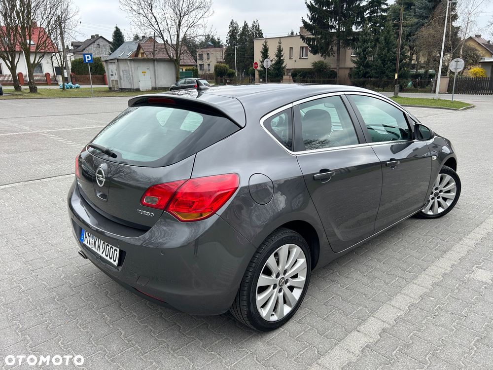 Opel Astra 1.6 Turbo Cosmo - 17