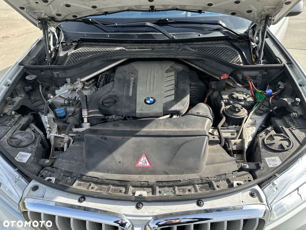 BMW X5 M M50d - 25