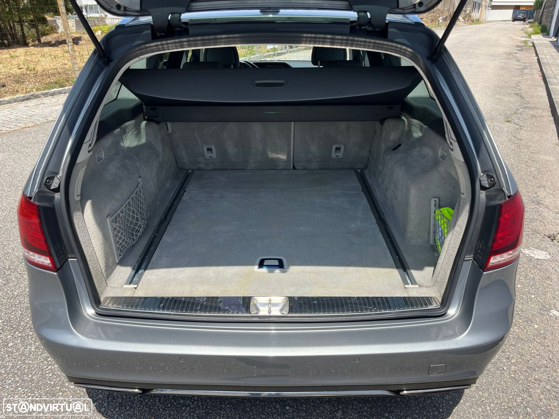 Mercedes-Benz E 300 Bluetec Hybrid Avantgarde - 43