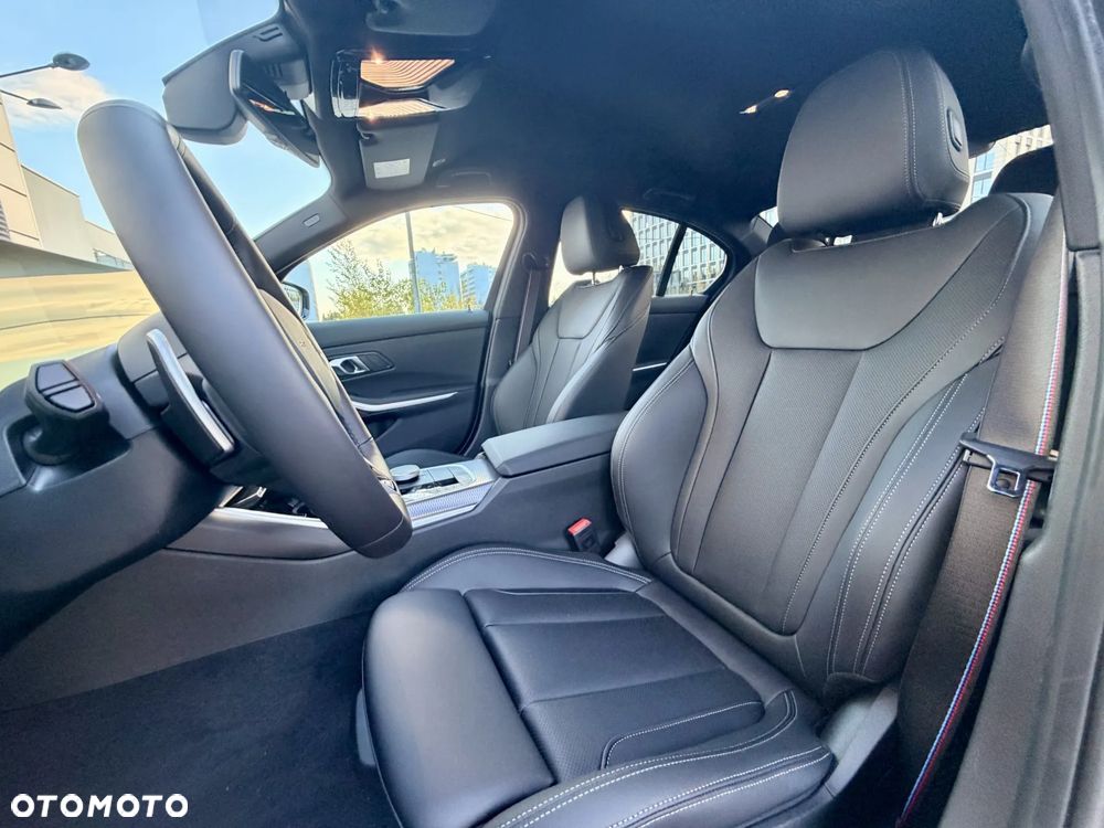 BMW Seria 3 330i xDrive - 7