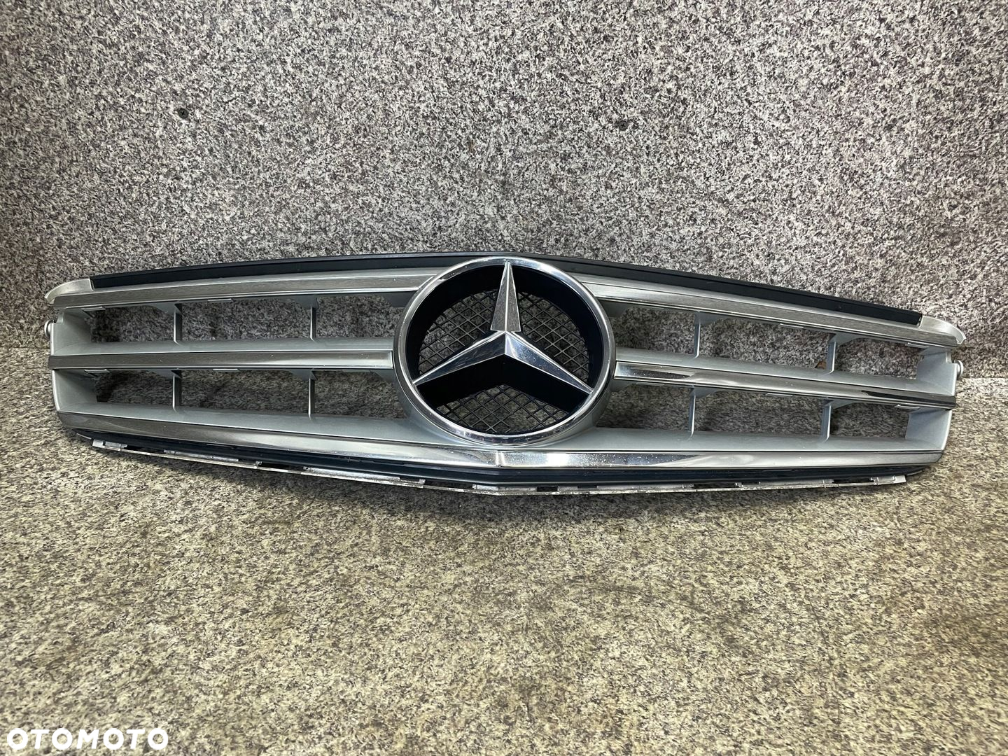 Grill atrapa chlodnicy gwiazda CHROM Mercedes W204 Avantgarde BDB ORG - 3